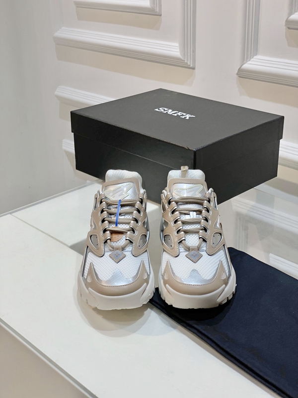 ルイヴィトン靴側面デザイン